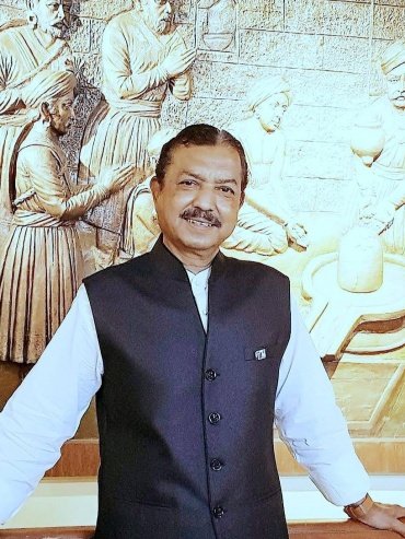 Advocate Chandrashekhar Pingle - Senior Partner at RP Law Chamber, Pune